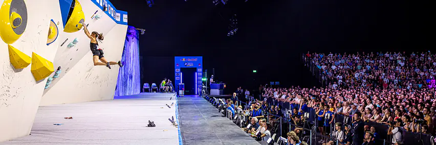 Stimmungsvolle Premiere für den Boulder-Weltcup in Bern